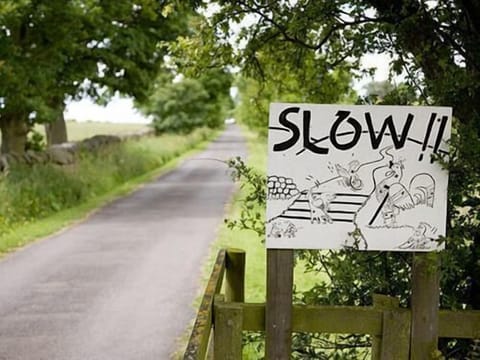 The approach to Rye Hil Farm