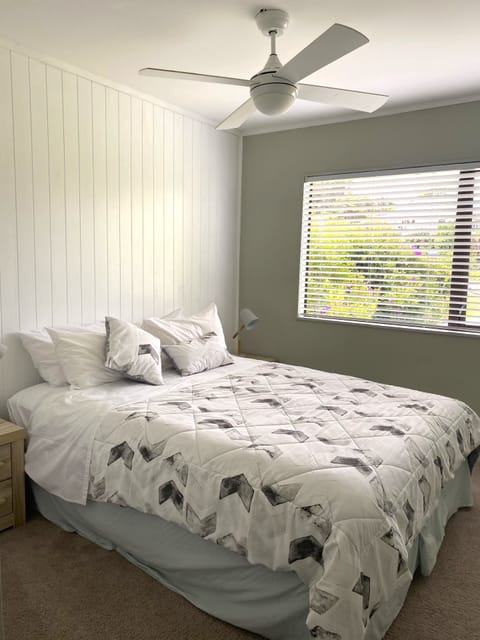 Water Light Bedroom 2.