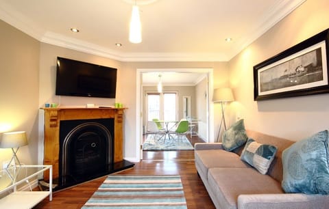 Living Room / Lounge