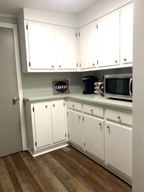 Coffee station - Keriug and standard coffee maker & microwave