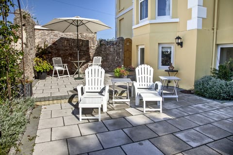 Private West-facing Patio with seating