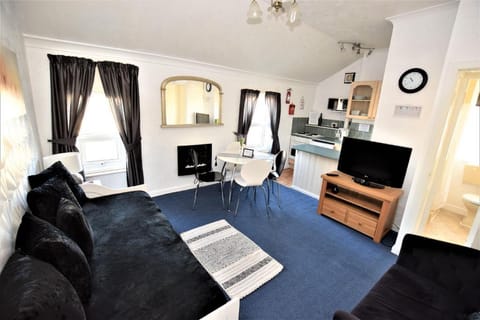 Apartment 4 Lounge