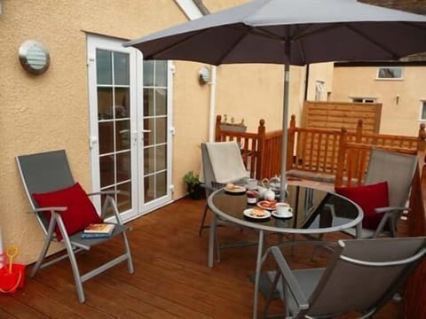 Veranda of Natterjack Cottage