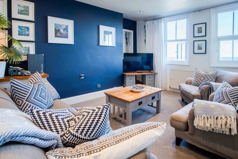 Open Plan Lounge, Dining and Kitchen with Amazing Sea View