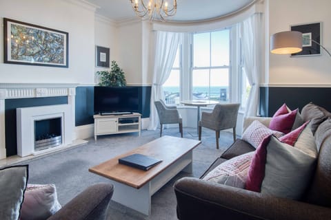 Lounge with Great Sea Views