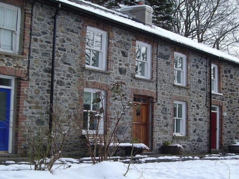 Bronfelin Exterior View