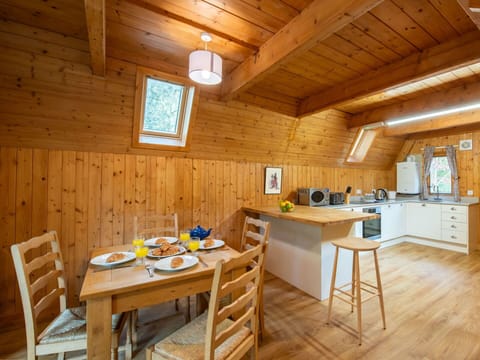 Table, Furniture, Property, Wood, Chair, Interior Design, Flooring, Floor, Window, Hardwood