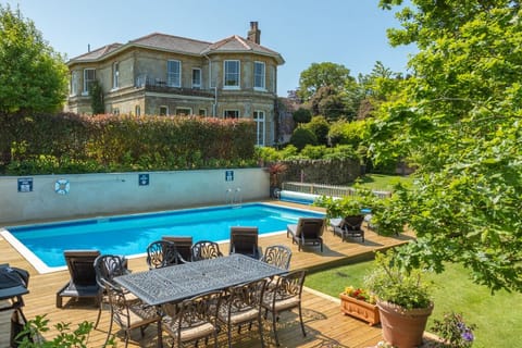 Pool (Outdoor)