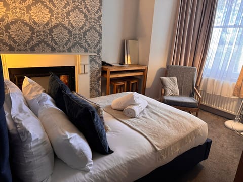 double room with share bathroom and share kitchen/ room 13