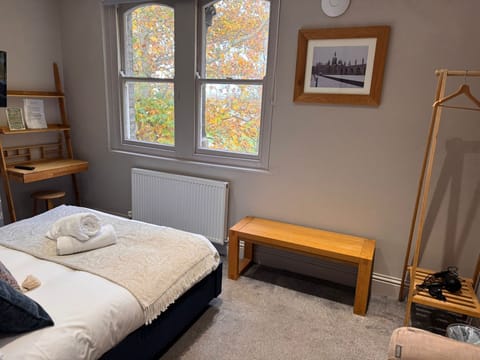 Double room, Private bathroom and shared kitchen room 15