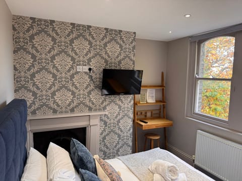 Double room, Private bathroom and shared kitchen room 15