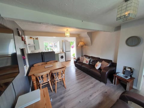 Living Room / Lounge