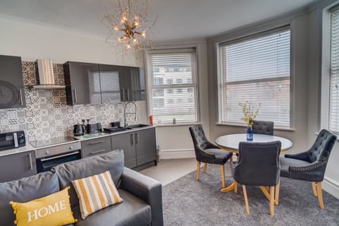 Kitchen and lounge flat 3