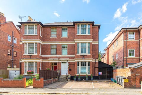 72 Weston Road, Gloucester, GL1 5AX