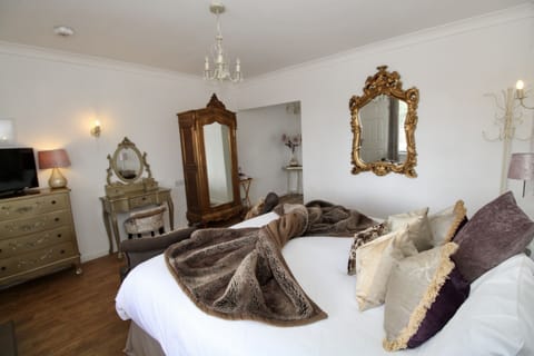 Cottage room 5 