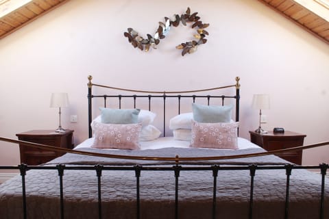 Barn Owls Retreat Gallery bedroom