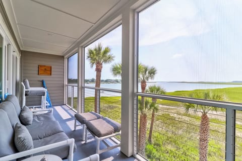 Welcome to 101 Mariner's Cay! Lovely river and sunset views