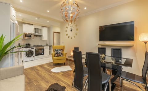 Living Room / Lounge