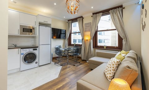 Living Room / Lounge