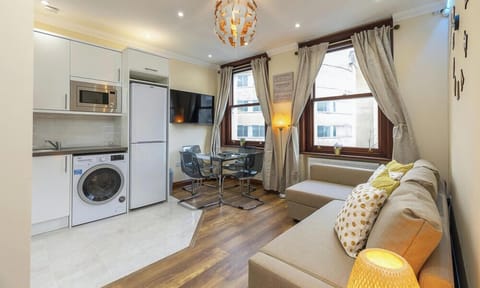 Living Room / Lounge