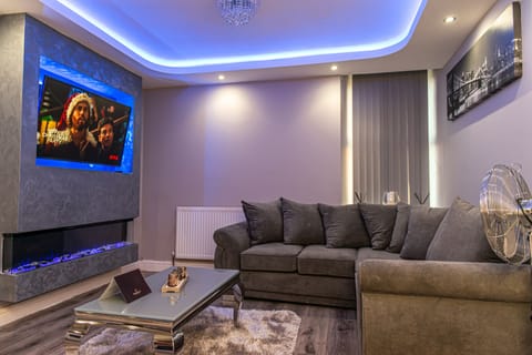 Living Room / Lounge