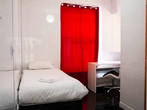 Flat 5 - Twin Beds - Ground Floor Apartment