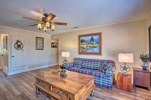 Waxahachie Vacation Rental Home | 3BR | 2BA | 1,390 Sq Ft