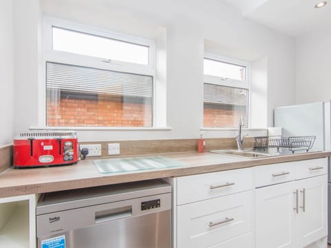 Nespresso machine and Dishwasher