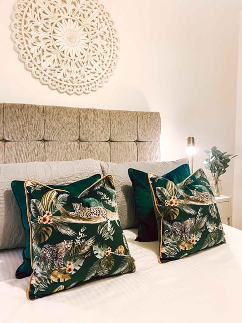 Second bedroom: view 4