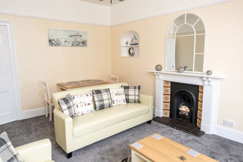 Living Room / Lounge