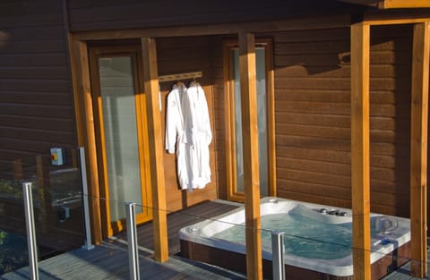 Hot Tub with robes