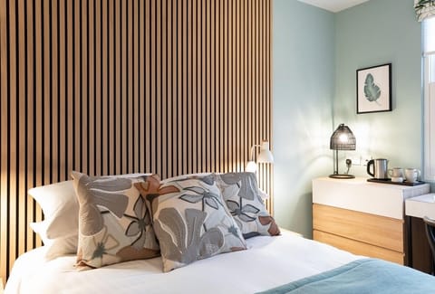 Oxford Lodge Pro Room 4 2