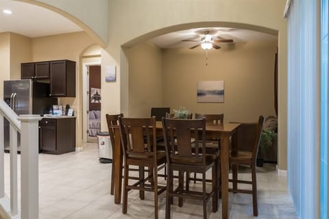 Large open living space w/ high ceilings