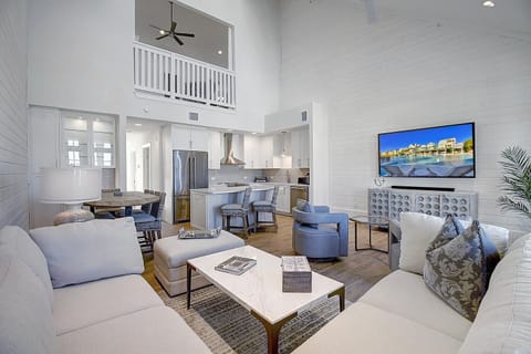 3rd Floor, Living Area