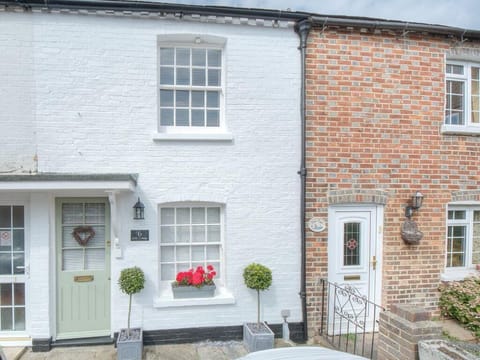 Arundel Cottage exterior