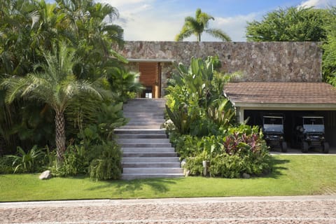 Front of Casa Corazon from the street, are you ready for paradise?