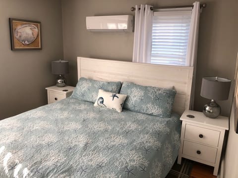 Master Bedroom w/King bed