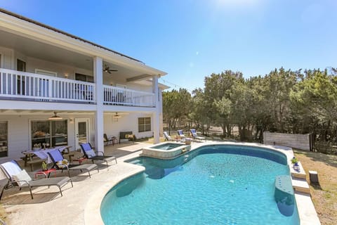 Outdoor Pool and Spa - Walker Luxury Vacation Rentals