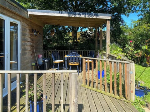 Decking | Beekeeper&rsquo;s Cabin, Booton, Reepham