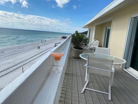 Relax and hear the waves!