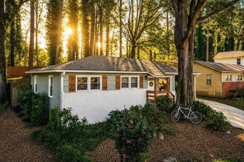 Welcome to Dogwood Den by Reunion House — a dog-friendly, family-welcoming retreat near Decatur, where a private fenced yard, bike trail access, and three beautifully appointed bedrooms make every kind of stay feel exactly right.