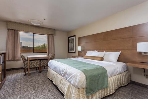 Most comfortable King bed, perfect escape after a long and exhausting day outside!