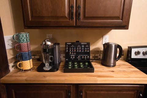 Good Morning!!!
... with a freshly made Nespresso coffee....