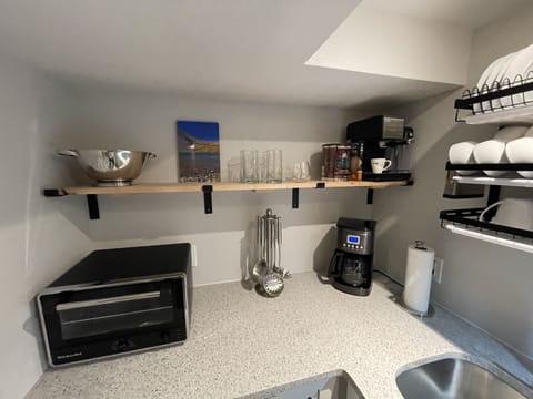 Some of the appliances in the kitchenette.