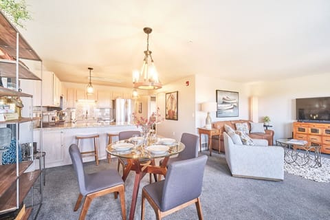 Dining room and living room provides enough space for everyone