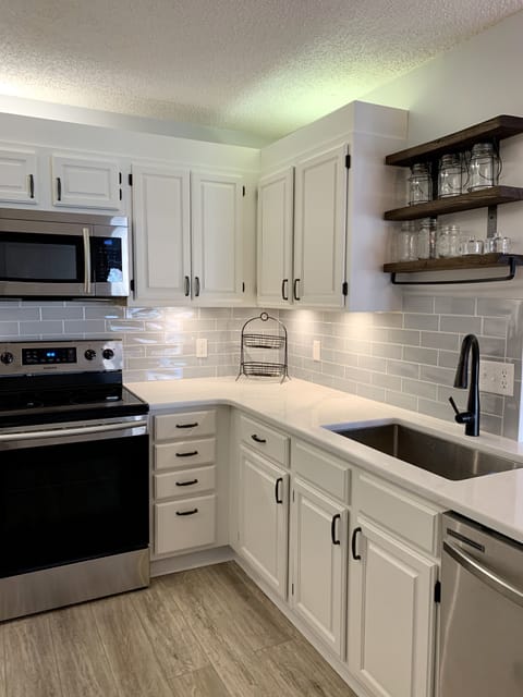 New Kitchen, white granite counter tops