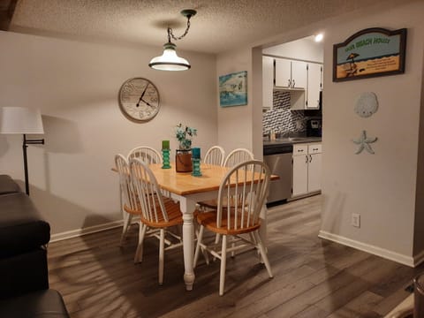 Dining area, now with seating for up to six.
