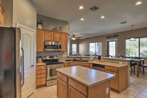 Kitchen | Fully Equipped w/ Cooking Basics