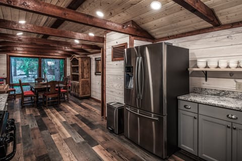 Kitchen and Dining Area (2)