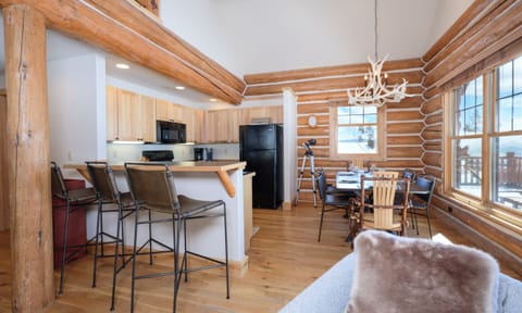 Rosebud 2, Kitchen, 1